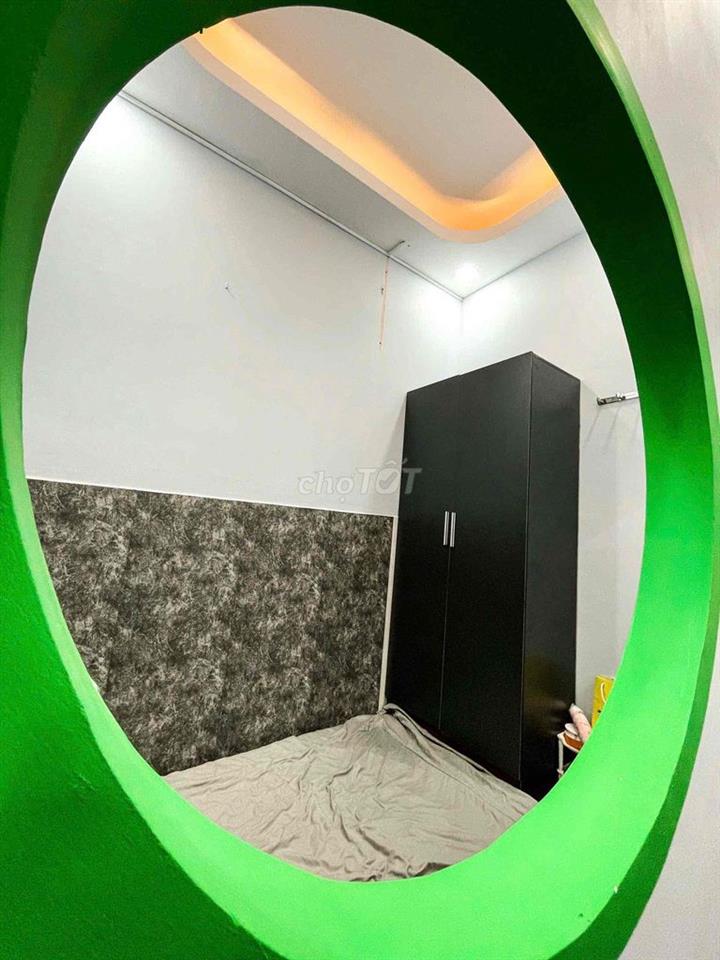 CĂN hộ 2PN 1WC Nội Thất Có Sẵn , Tầng Trệt , Quận 10
