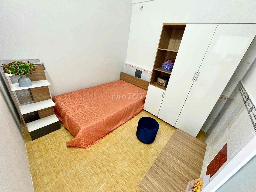 Căn Hộ 2PN Tân Bình , Xe Hơi Tận Cửa , Rộng Thoáng