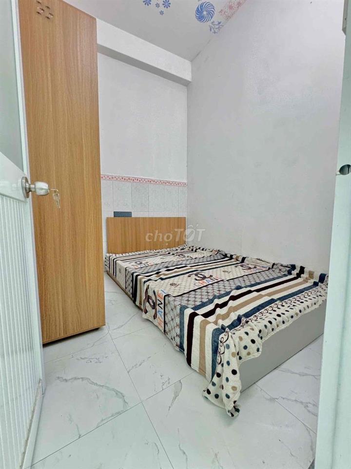 Căn 2PN nội thất sẵn , cửa sổ trời Gió Lồng Lộng