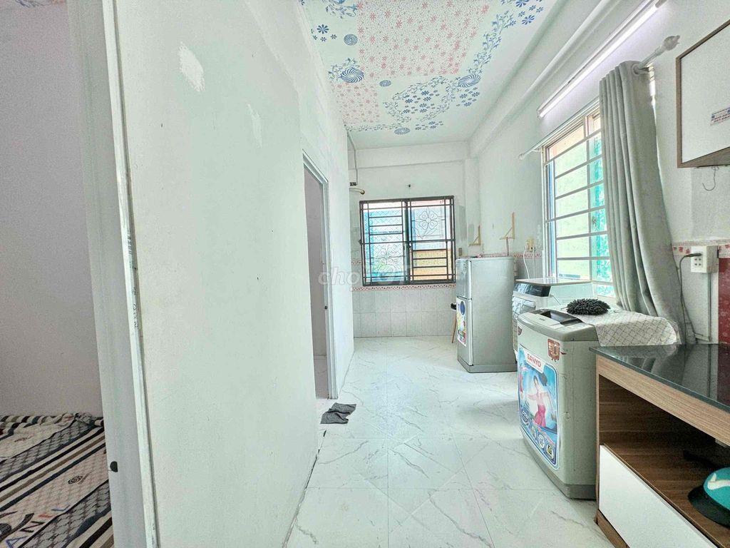 Căn 2PN nội thất sẵn , cửa sổ trời Gió Lồng Lộng