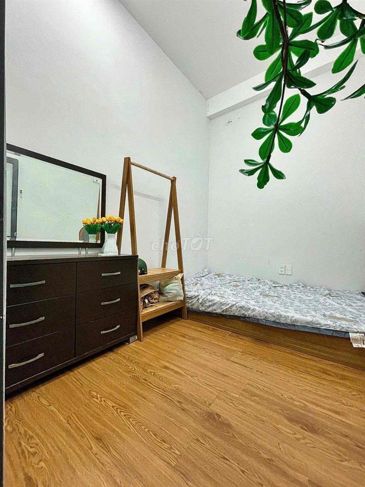 Lên Cho Khách 2PN 1wc Ban Công Cửa Sổ Trời Cưuc Thoáng