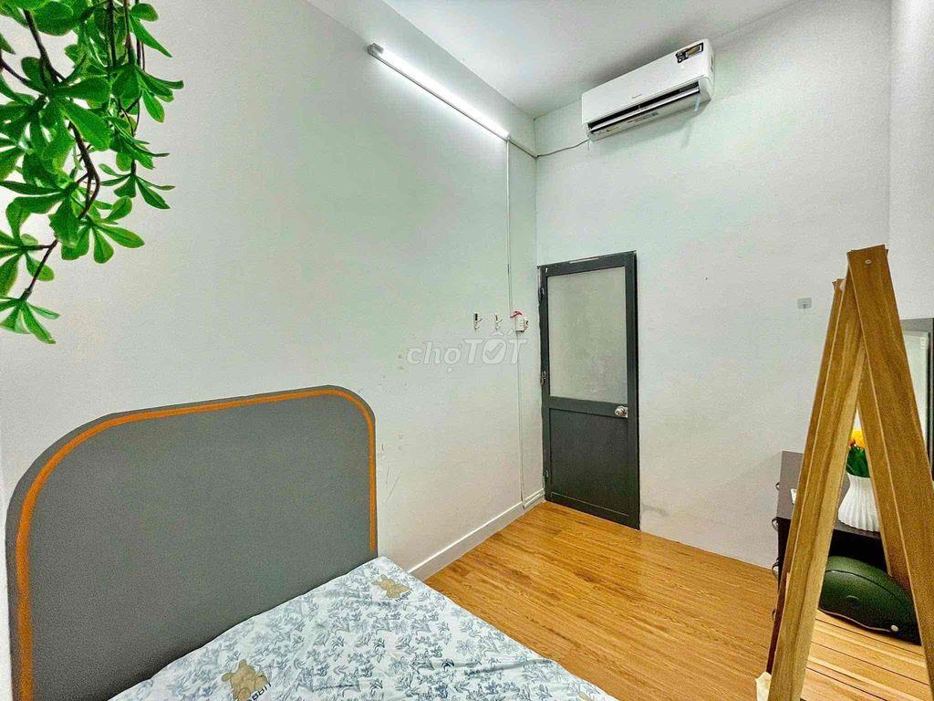 Lên Cho Khách 2PN 1wc Ban Công Cửa Sổ Trời Cưuc Thoáng