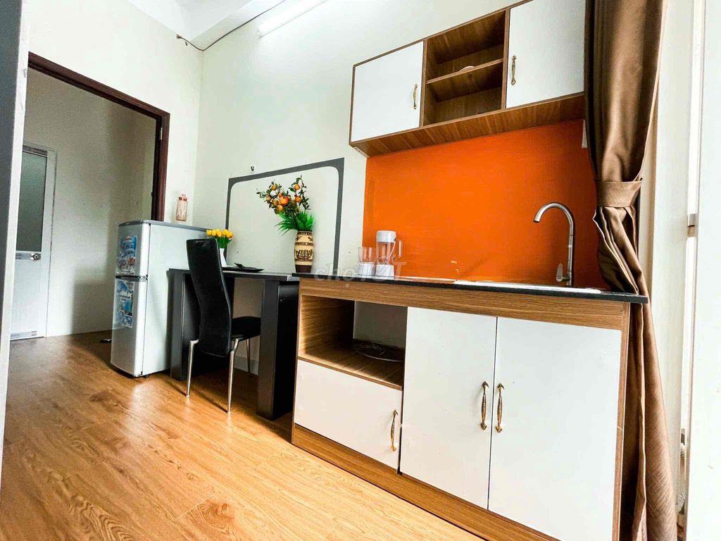 Lên Cho Khách 2PN 1wc Ban Công Cửa Sổ Trời Cưuc Thoáng