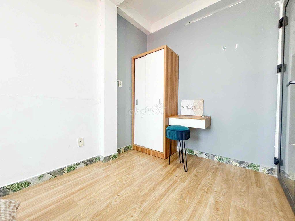 Căn Hộ 2PN1WC 60m2 THOÁNG MÁT Q10 FREE 3XE MÁY