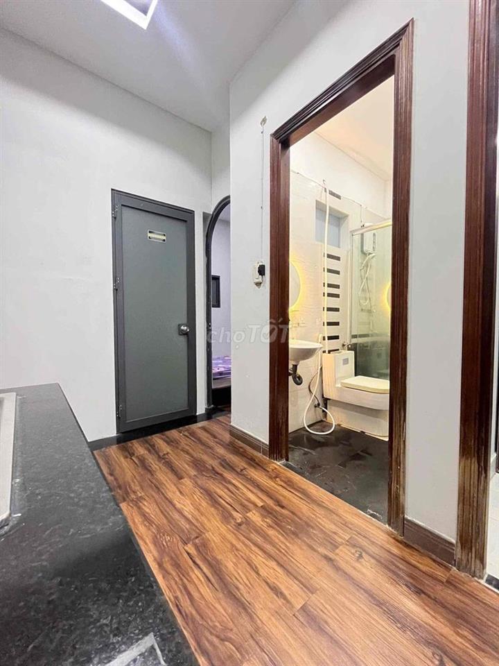 Căn Hộ DV 2PN 1wc 65m2  phòng Master ban công thoáng