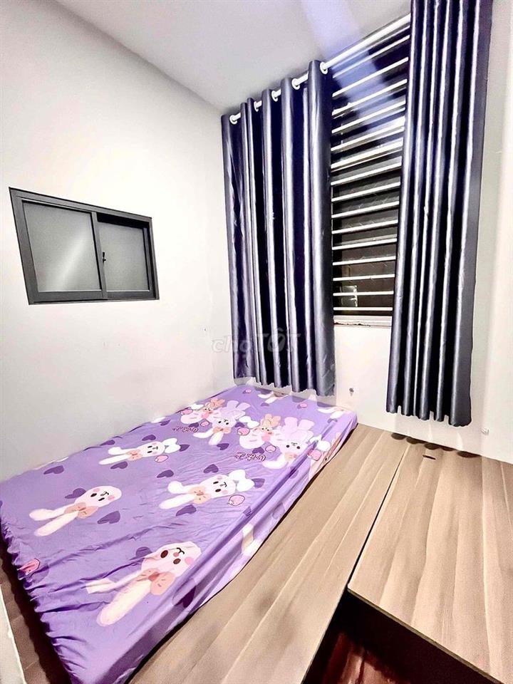 Căn Hộ DV 2PN 1wc 65m2  phòng Master ban công thoáng