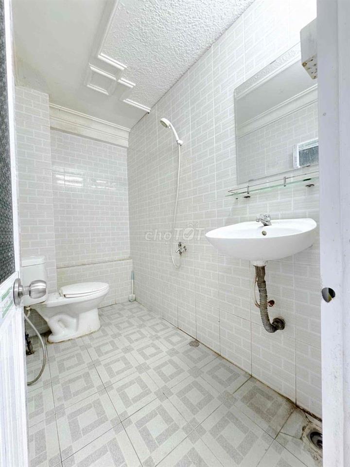 2PN 60m2 SiêuTo cuối tháng 9 Trống lại Gần Chợ Siêu Thị mini