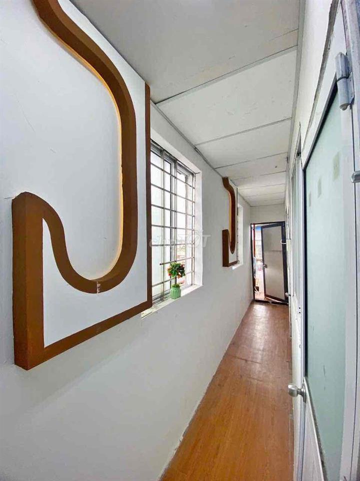 chothuee 2PN 55m2 siêu to, thoáng , lầy 5 Thang Bộ