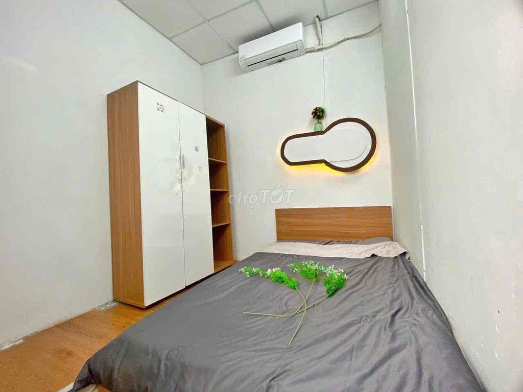 chothuee 2PN 55m2 siêu to, thoáng , lầy 5 Thang Bộ