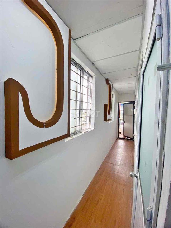 chothuee 2PN 55m2 siêu to, thoáng , lầy 5 Thang Bộ