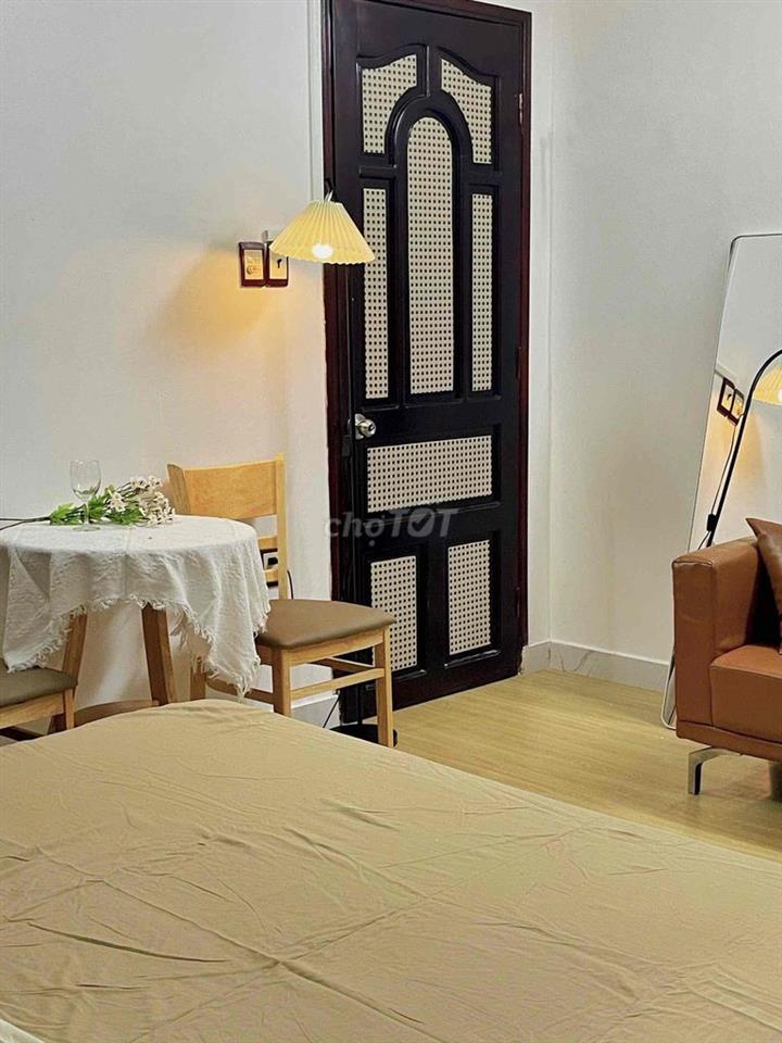 2PN quận 10 To Đùng , Bếp Tách Riêng Ngoài Ban Công khôgn ám mùi