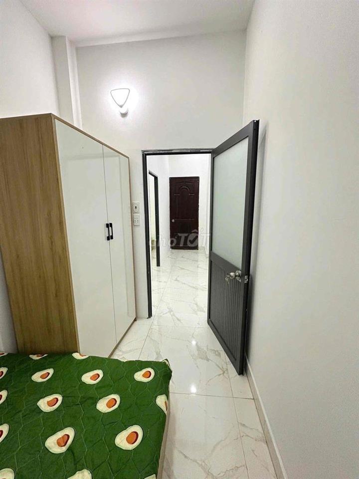 CĂn Hộ  2pN 1wc 50m2 ngày 30/10 trống gần  công viên LÀNG Hoa