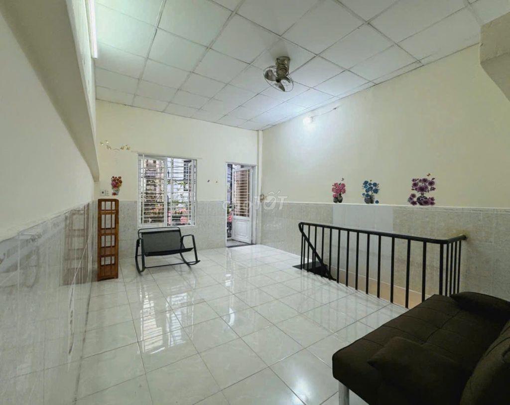 nhà nc lê văn sỹ 2pn q3 gần mai văn ngọc trần quang diệu