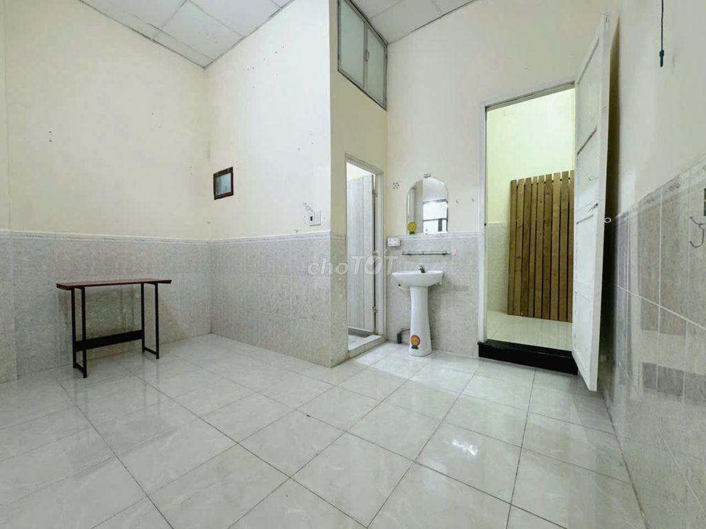 nhà nc lê văn sỹ 2pn q3 gần mai văn ngọc trần quang diệu