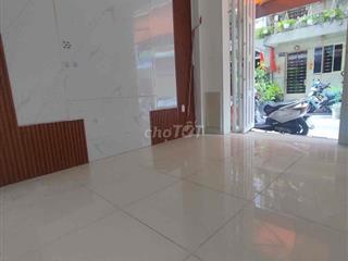 mb nguyễn trung ngạn ngay cầu ba son đh sài gòn tôn đức thắng