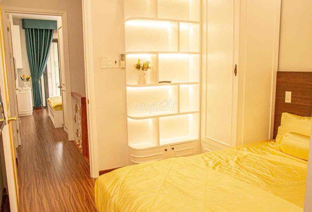 nhà nguyên căn cho airbnb NGUYỄN THỊ MINH KHAI gần SVĐ Hoa lư Q1