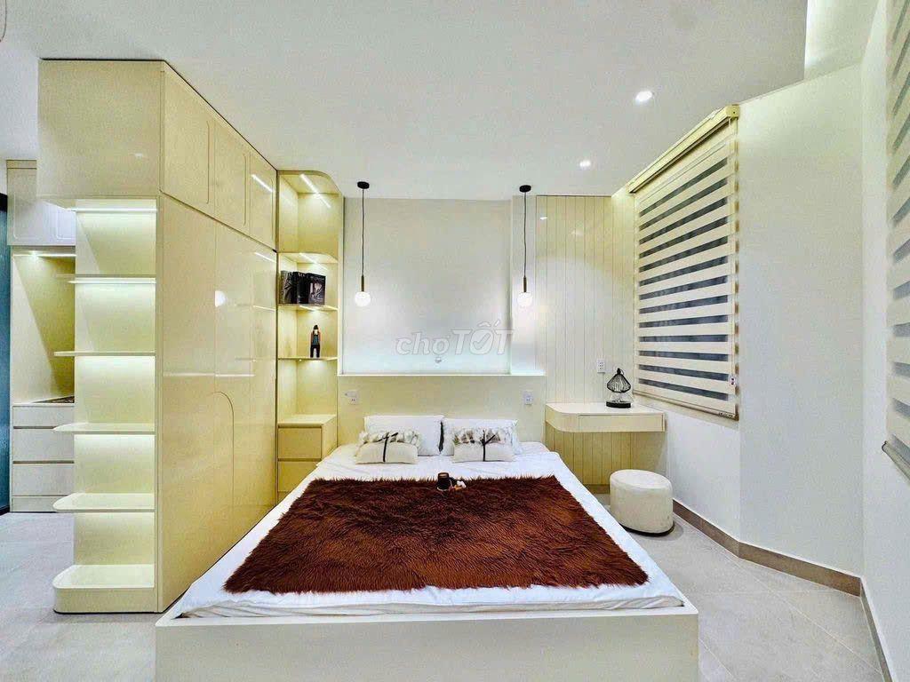 Nhà 4pn fullnội thất lý chính thắng gần bv tai mũi họng trần quốc thảo