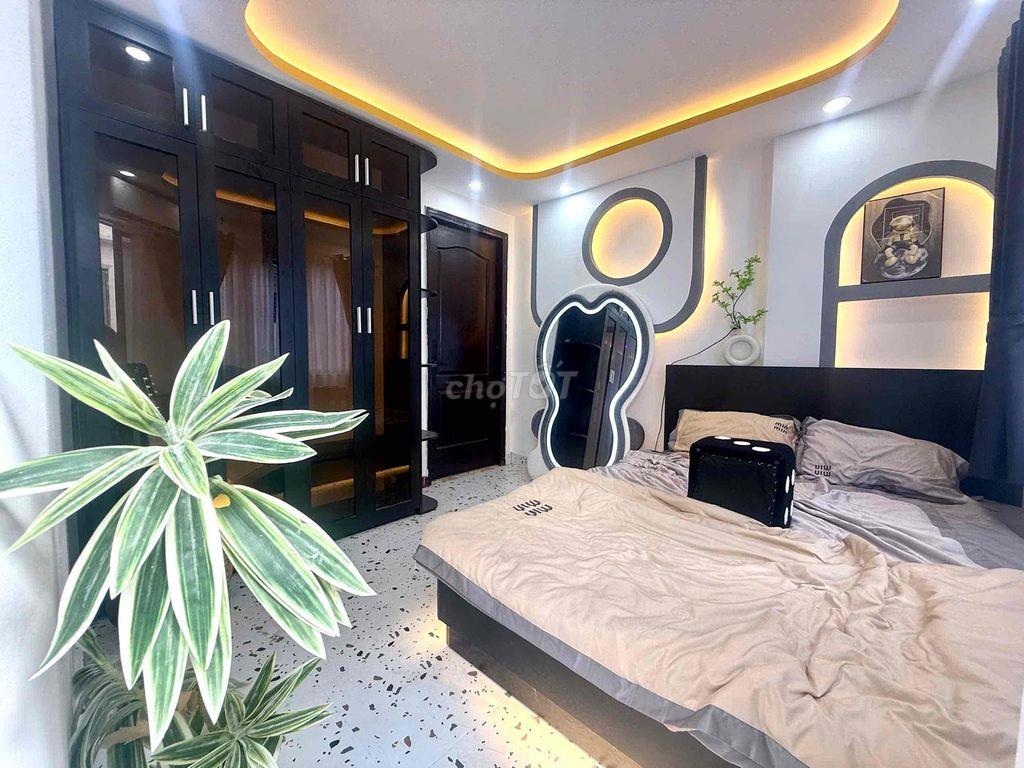 Căn Hộ Dịch Vụ Mới 100%,Full NộiThất, Nguyễn Thị Minh Khai,Quận1,Quận3