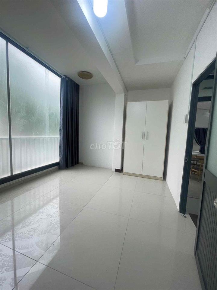 Nhà Nguyên Căn 80m2 full nội thât 2pn 1pk sân riêng rộng rãi thoải mái