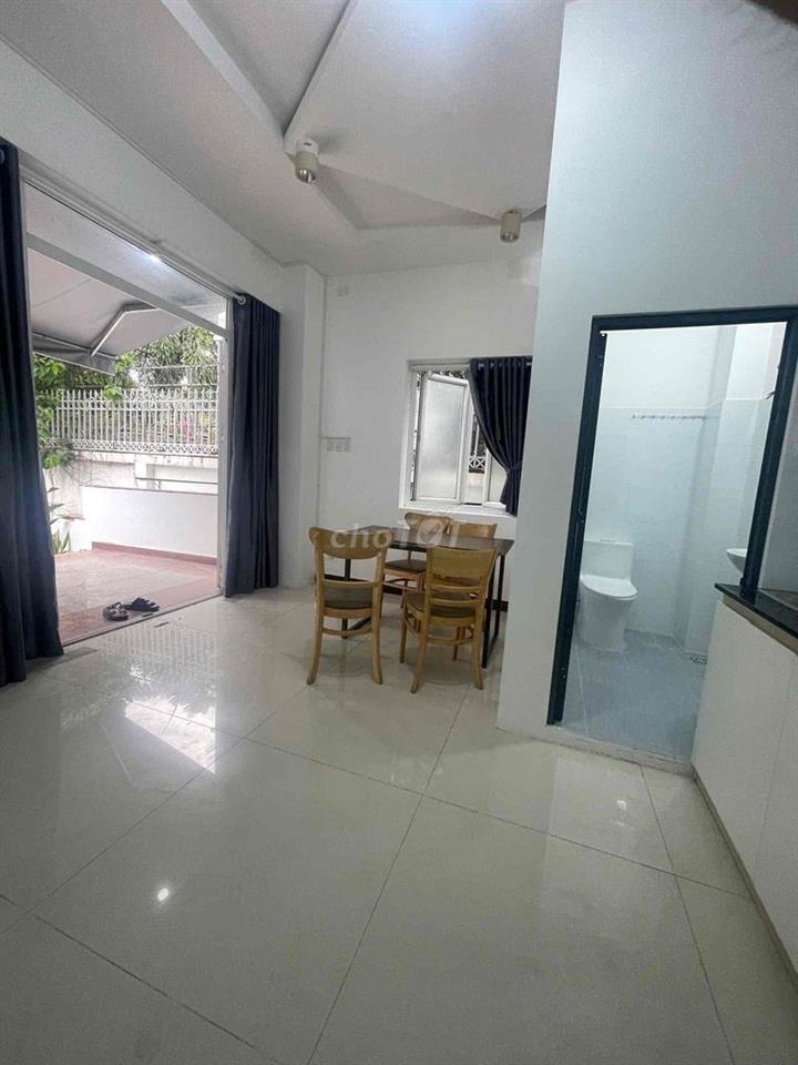 Nhà Nguyên Căn 80m2 full nội thât 2pn 1pk sân riêng rộng rãi thoải mái