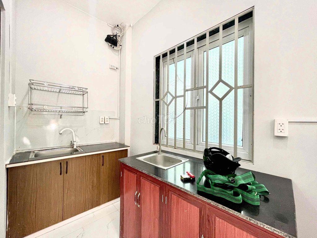 Nhà Nguyên Căn 2pn 2wc + 1pk + hẻm ô tô tận cửa