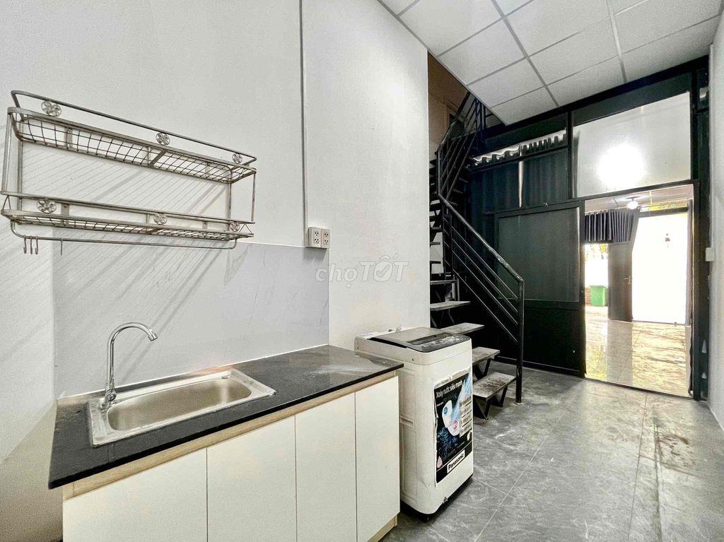 Nhà Nguyên Căn Có Sân Riêng Thu Ở Gia Đình - Hoặc KD - Hoặc Mở Lớp Học