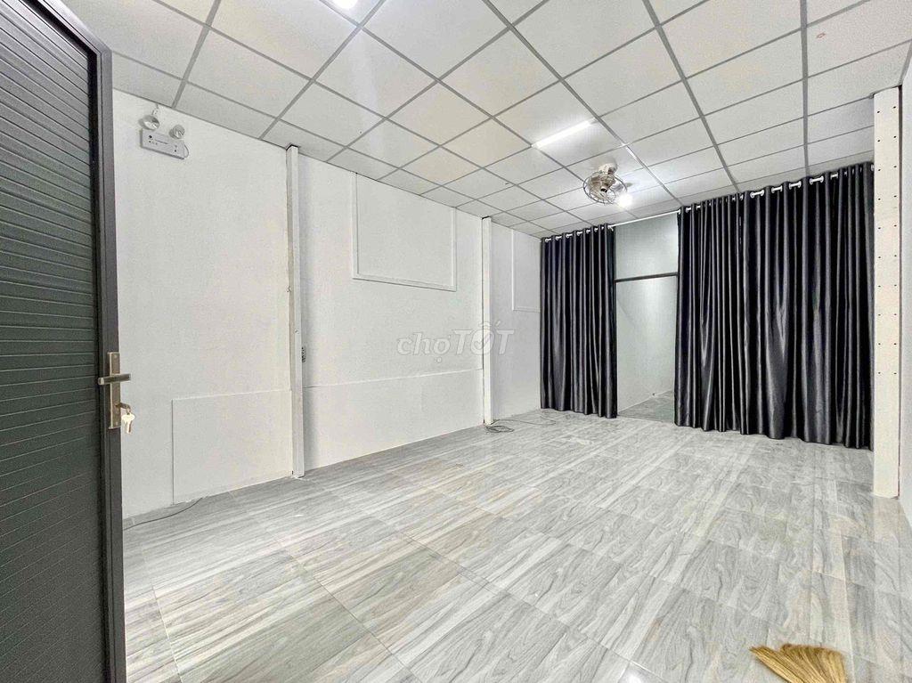 Nhà Nguyên Căn Có Sân Riêng Thu Ở Gia Đình - Hoặc KD - Hoặc Mở Lớp Học