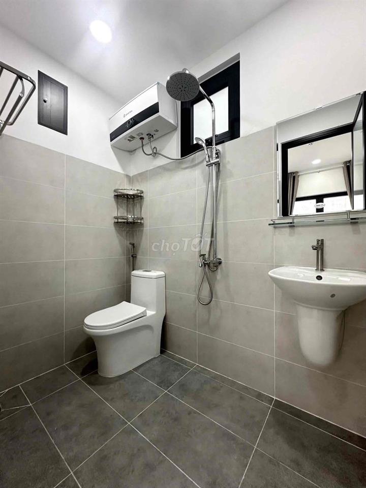 Căn hộ_Full nội thất_Cửa sổ to thoáng ánh sáng tự nhiên_phòng mới sạch