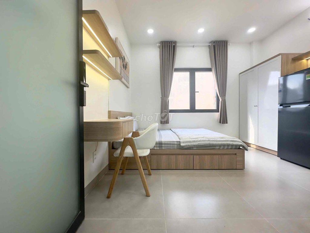 Căn hộ_Full nội thất_Cửa sổ to thoáng ánh sáng tự nhiên_phòng mới sạch