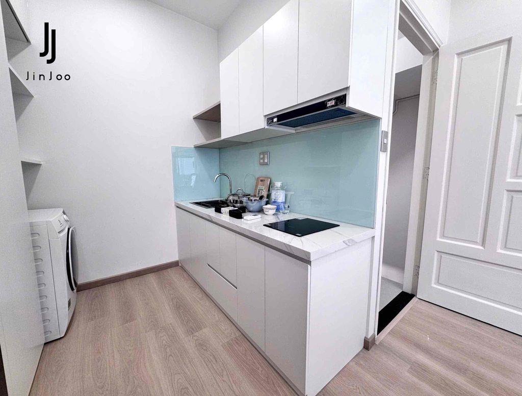 Cách_ĐH HOA SEN 900m , HUFLIT 700m Phòng mới full nội thất cửa sổ mát