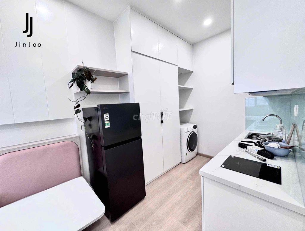 Cách_ĐH HOA SEN 900m , HUFLIT 700m Phòng mới full nội thất cửa sổ mát