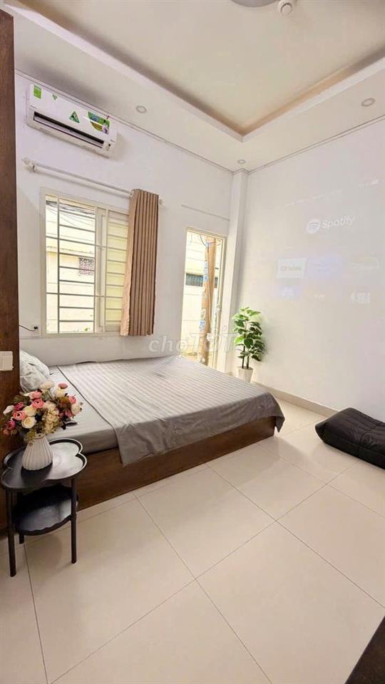 Studio Full Nội Thất Ngay Landmark 81 – Cửa Sổ & Cửa Sau Thoáng Mát