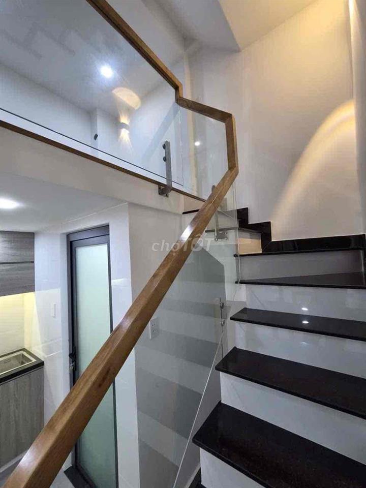 BÁN NHÀ ĐẸP  VÀO Ở NGAY - ĐƯỜNG NGUYỄN CHÍ THANH - QUẬN 11 - CHỈ 15M R