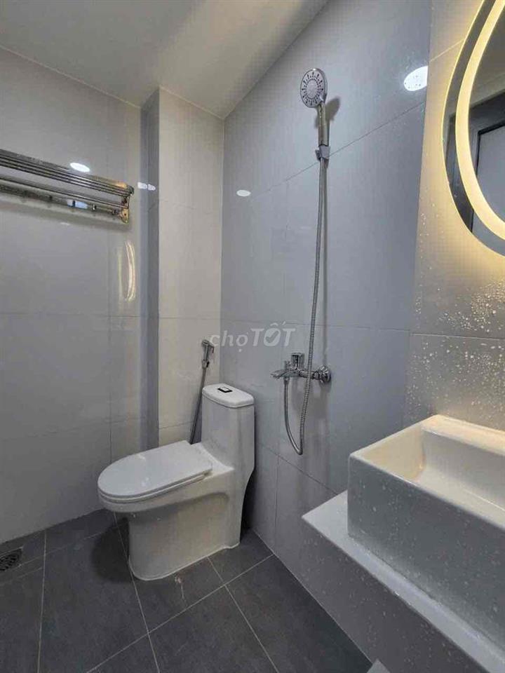 BÁN NHÀ ĐẸP  VÀO Ở NGAY - ĐƯỜNG NGUYỄN CHÍ THANH - QUẬN 11 - CHỈ 15M R