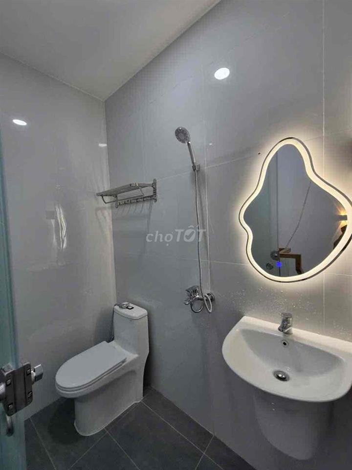 BÁN NHÀ ĐẸP  VÀO Ở NGAY - ĐƯỜNG NGUYỄN CHÍ THANH - QUẬN 11 - CHỈ 15M R