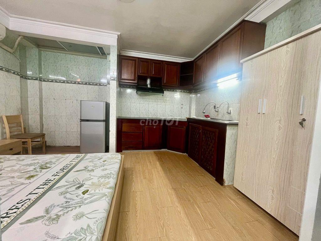 Giá 4,2tr Đường Đào Duy Anh Quận Phú Nhuận - Đủ nội thất 