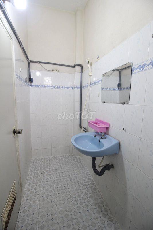 3tr Phòng cửa sổ trời thoáng đường Cách Mạng Tháng Tám Quận 10