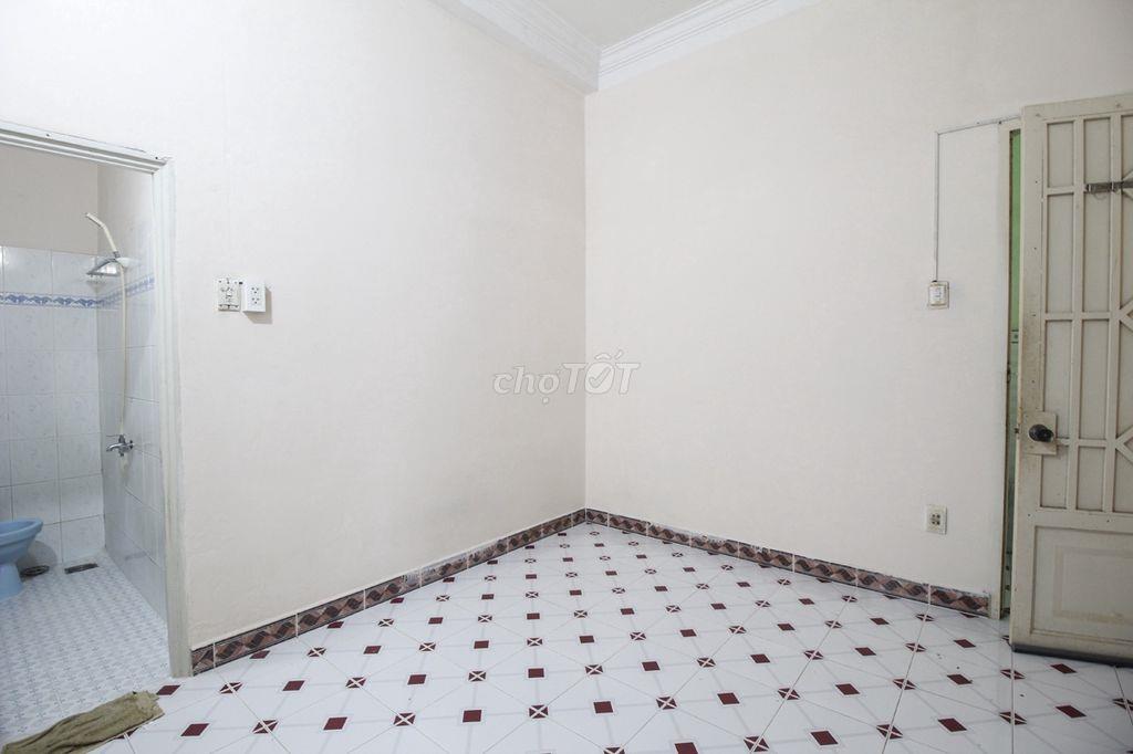 3tr Phòng cửa sổ trời thoáng đường Cách Mạng Tháng Tám Quận 10