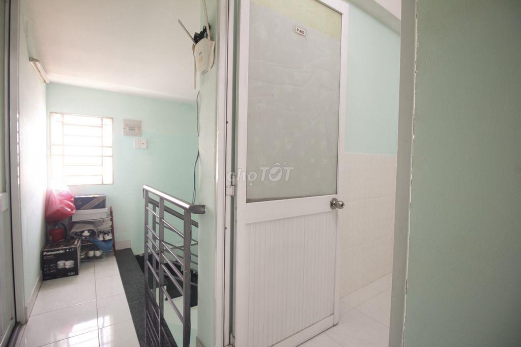 Giá 2tr7/tháng, cửa sổ thoáng Đường Cách Mạng Tháng Tám Quận 10
