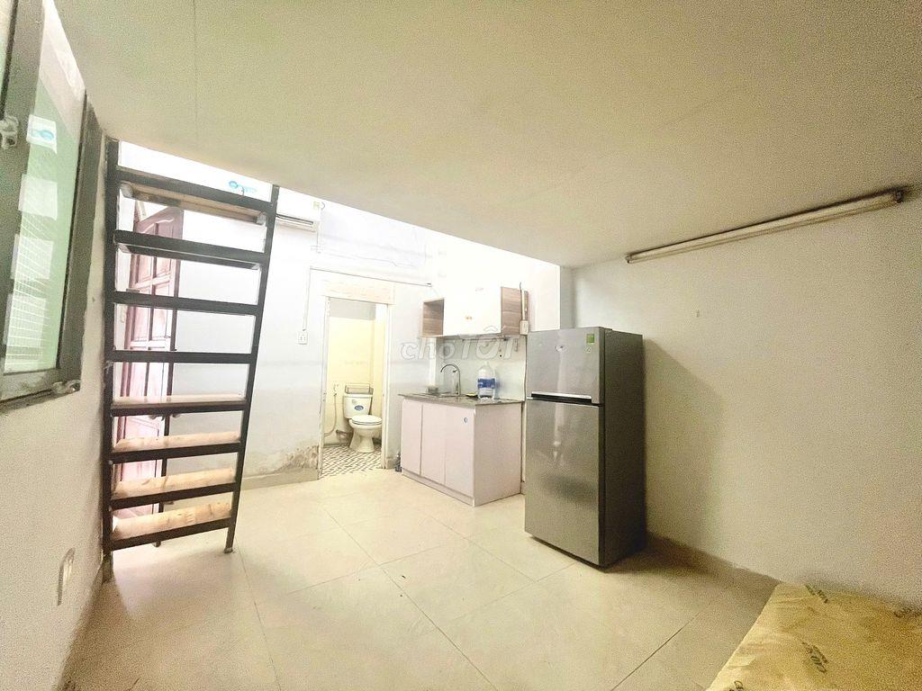 Phòng có gác giá 4tr5 đường Tô Hiến Thành Quận 10 gần CV Lê Thị Riêng