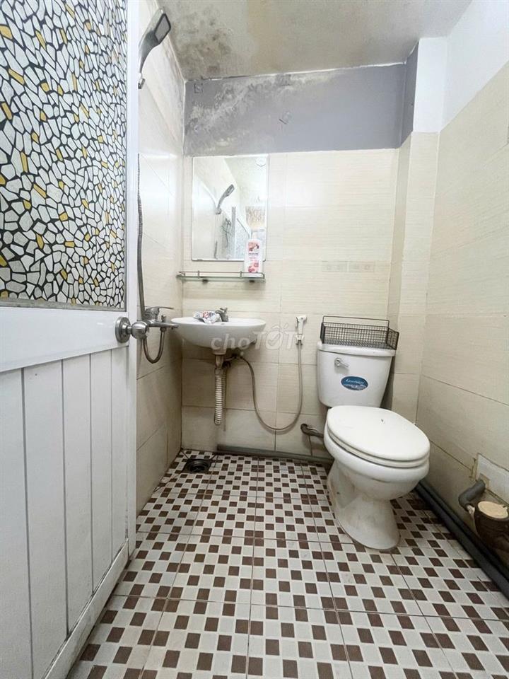 Phòng có gác giá 4tr5 đường Tô Hiến Thành Quận 10 gần CV Lê Thị Riêng