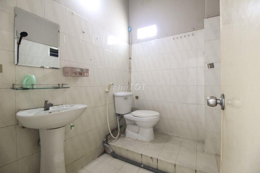 3tr - 20m2 - ban công Đường Âu Cơ Quận Tân Bình Giáp Quận 10