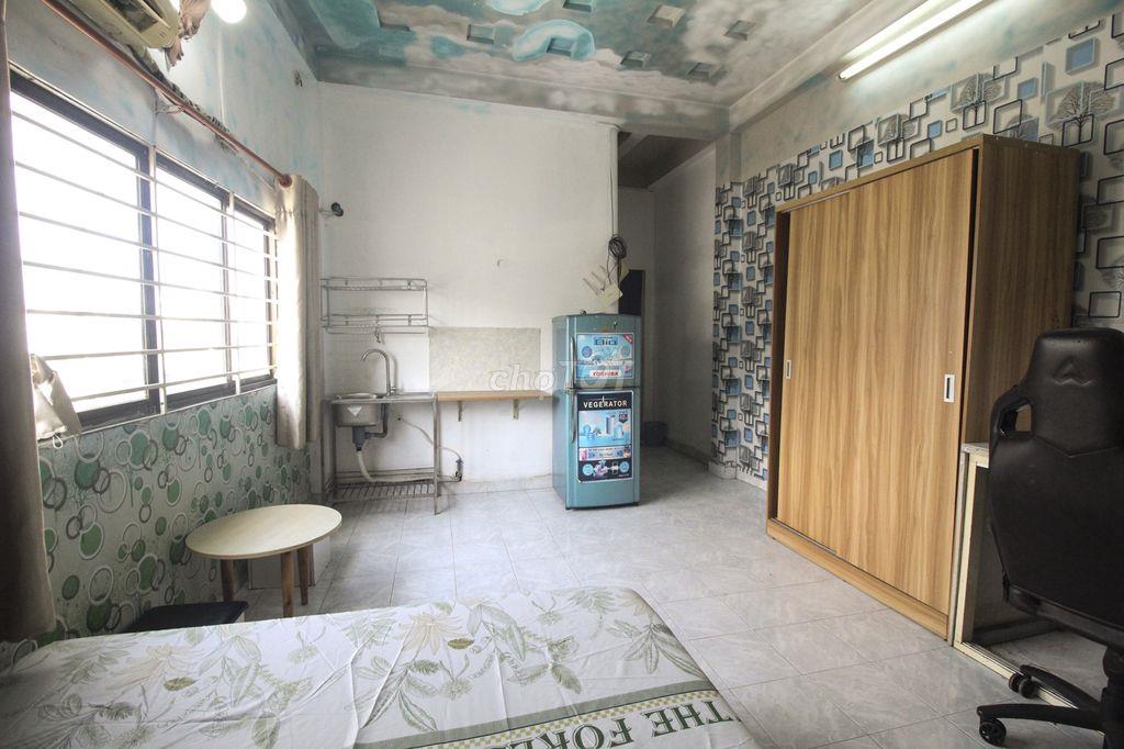 3tr - 20m2 - ban công Đường Âu Cơ Quận Tân Bình Giáp Quận 10