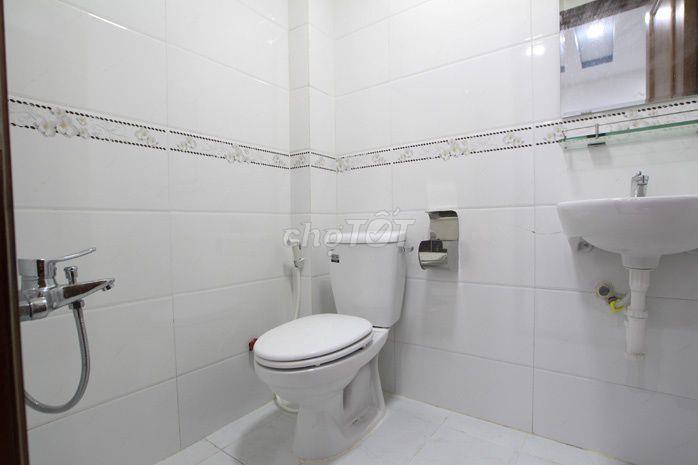 Gần Etown Cộng Hòa , Đường Nhất Chi Mai Quận Tân Bình giá 4tr5/tháng