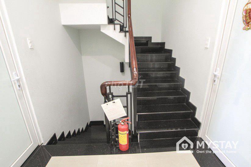 Ban công cửa sổ thoáng - Trương Công Định Quận Tân Bình 4tr/tháng