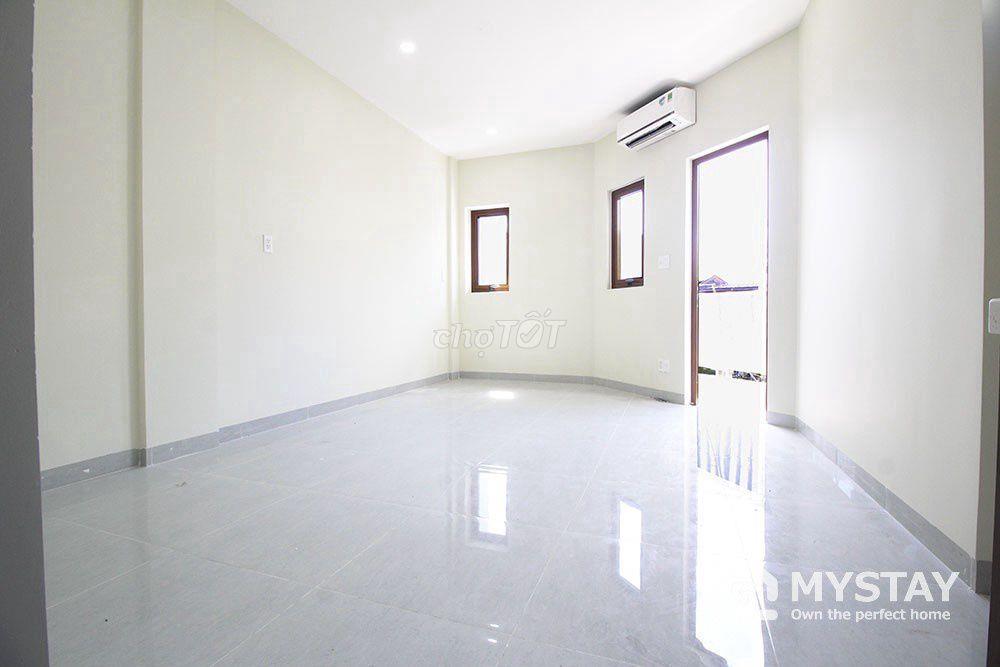 7tr7 Cao Câp Thang máy Ban công siêu thoáng Tô Hiến Thành Quận 10 