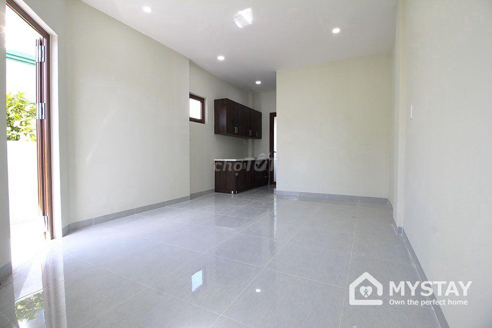 7tr7 Cao Câp Thang máy Ban công siêu thoáng Tô Hiến Thành Quận 10 