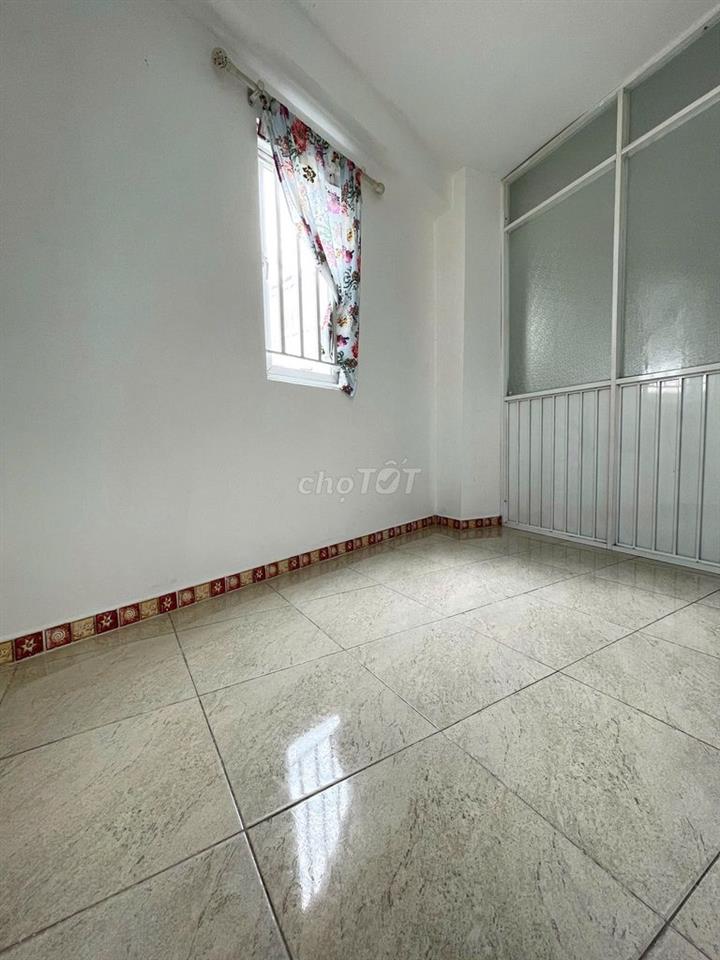 2,4tr/tháng Đường Nguyễn Thượng Hiền Quận Bình Thạnh 