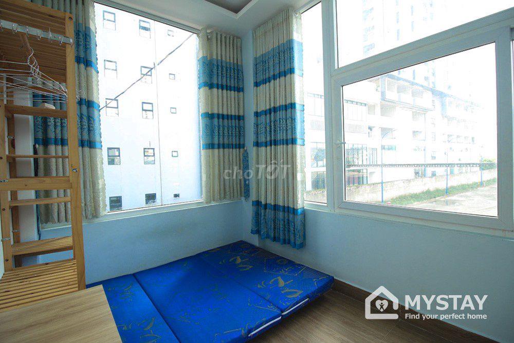 Giá 3,8tr , cửa sổ trời lớn , đường Nguyễn Văn Thương Quận Bình Thạnh