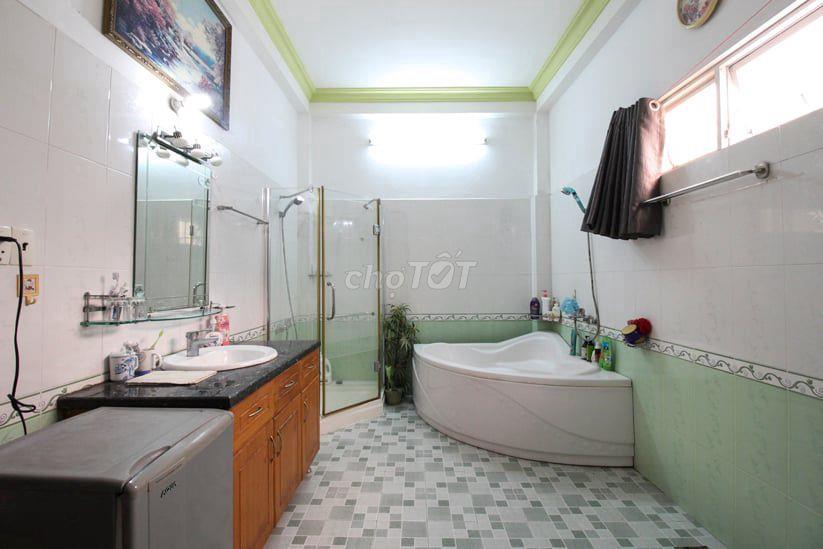 Cho thuê nguyên tầng 1  ban công đủ nội thất đường Trần Đình Xu Quận 1